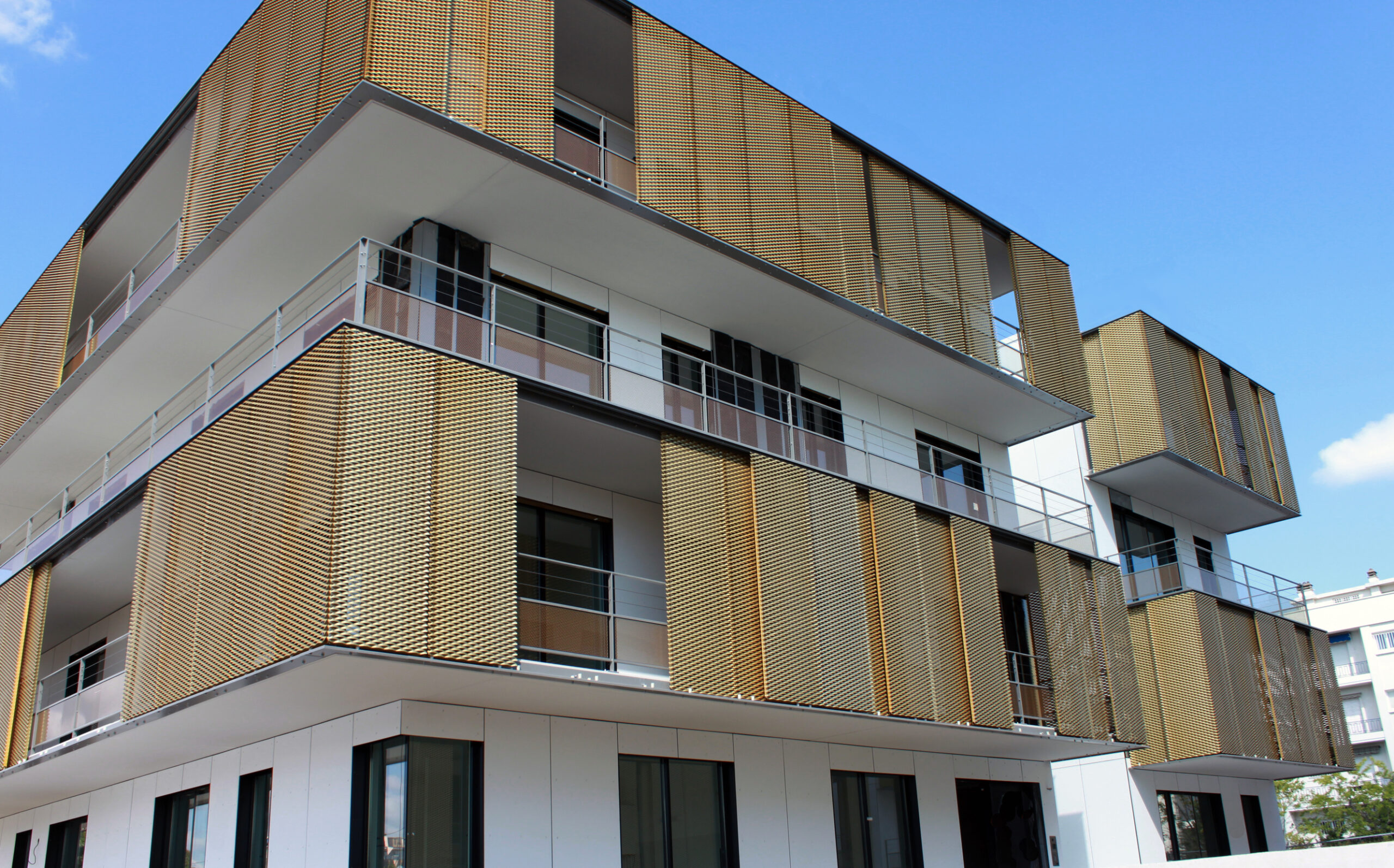 FACADE ET BRISE SOLEIL